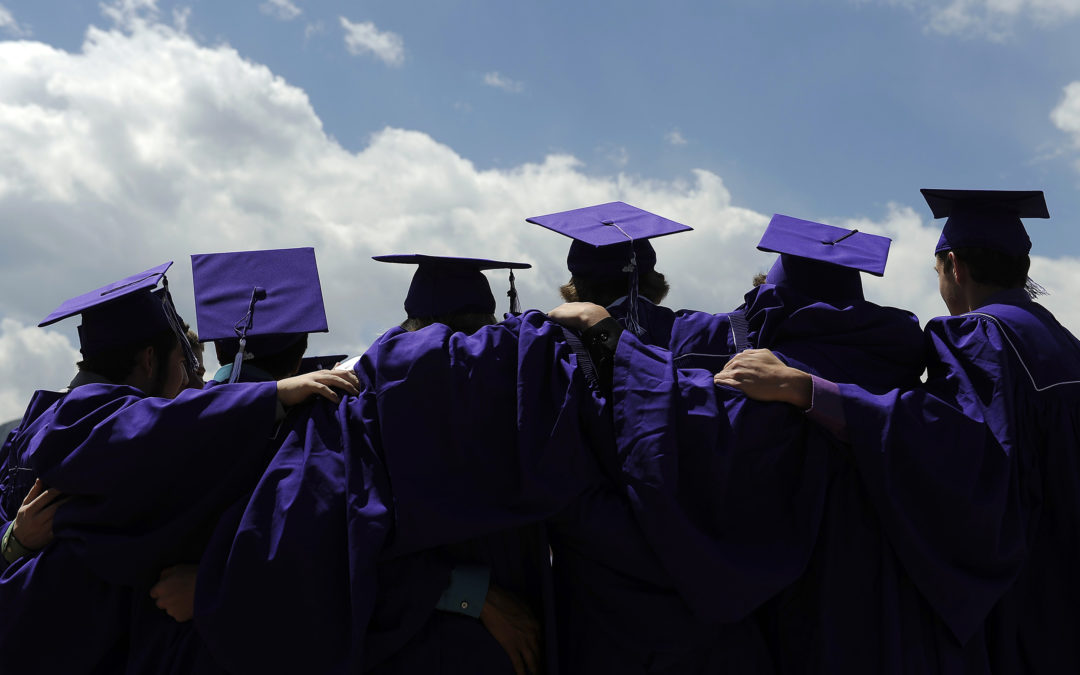 5 Reasons Why Getting a College Degree is Still Worthwhile in 2022 